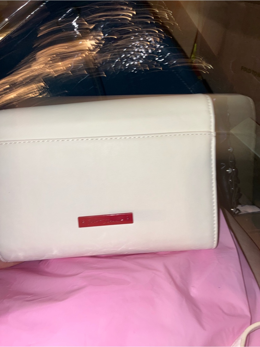 Betsey Johnson White Newspaper-Print Crossbody Bag with Pink Tag and Red Chain - Picture 4 of 6